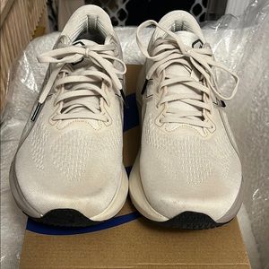 Cream Sneakers with Breathable Fabric and Cushioned Sole. (No box)